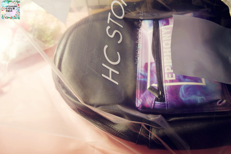美包分享♥【HC STORE防水後背包】夢幻渲染美觀大方實用,日常也活潑亮麗的穿搭配件
