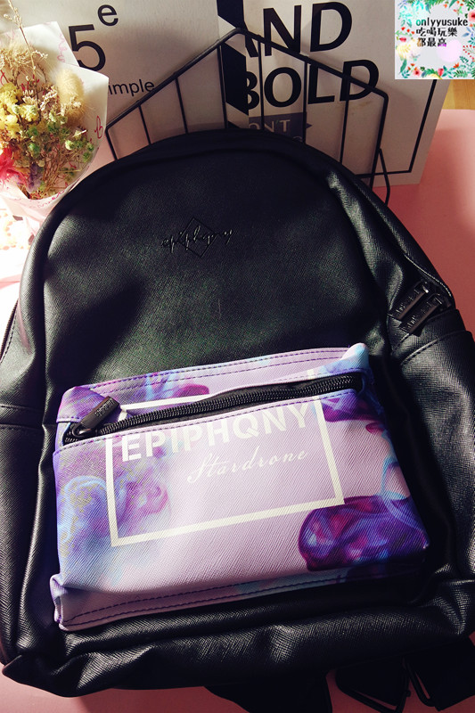 美包分享♥【HC STORE防水後背包】夢幻渲染美觀大方實用,日常也活潑亮麗的穿搭配件