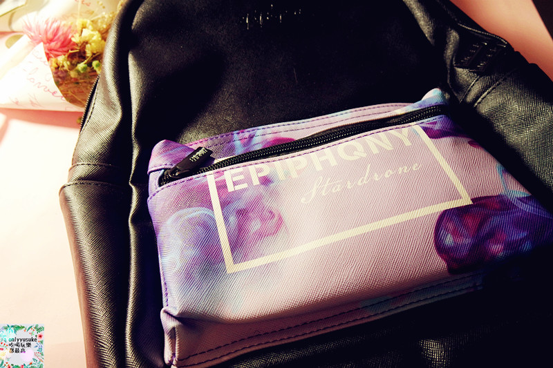 美包分享♥【HC STORE防水後背包】夢幻渲染美觀大方實用,日常也活潑亮麗的穿搭配件