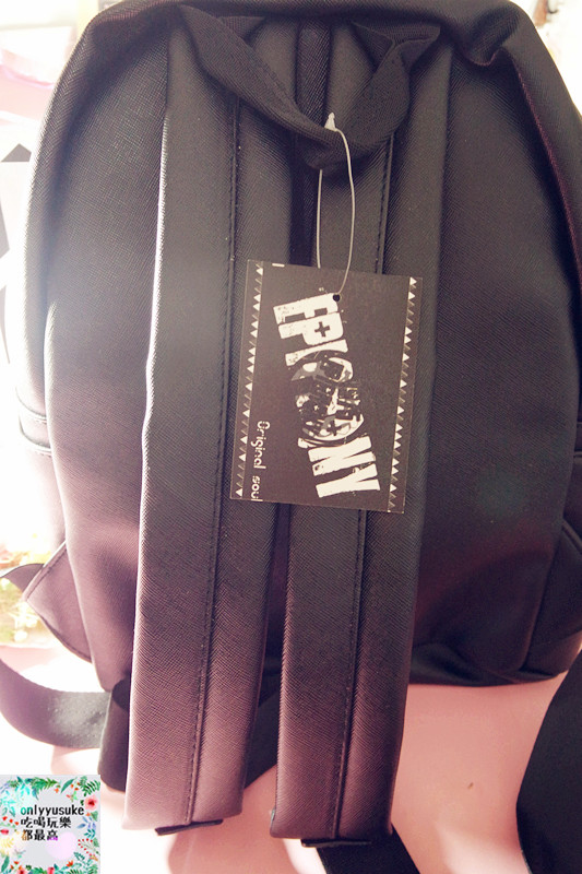 美包分享♥【HC STORE防水後背包】夢幻渲染美觀大方實用,日常也活潑亮麗的穿搭配件