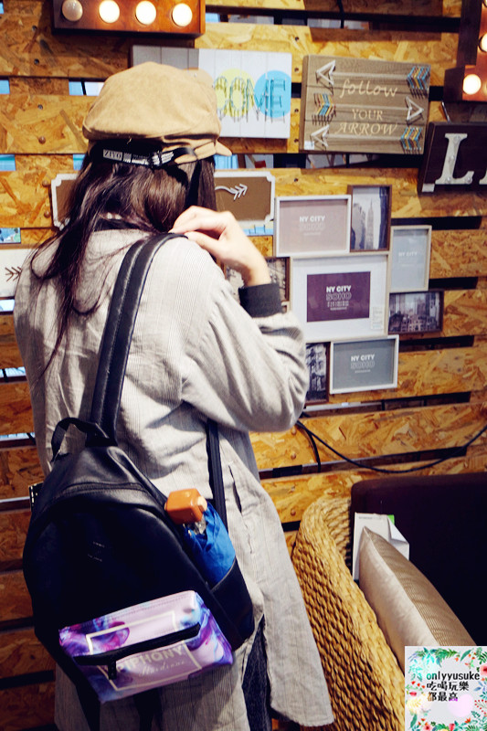 美包分享♥【HC STORE防水後背包】夢幻渲染美觀大方實用,日常也活潑亮麗的穿搭配件