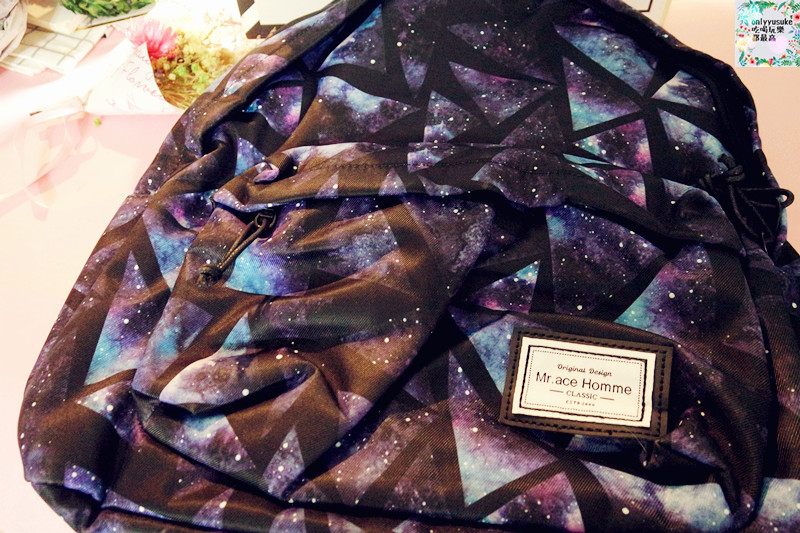 美包分享♥【HC STORE防水後背包】夢幻渲染美觀大方實用,日常也活潑亮麗的穿搭配件