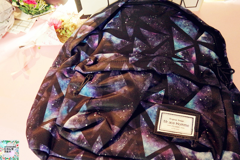 美包分享♥【HC STORE防水後背包】夢幻渲染美觀大方實用,日常也活潑亮麗的穿搭配件