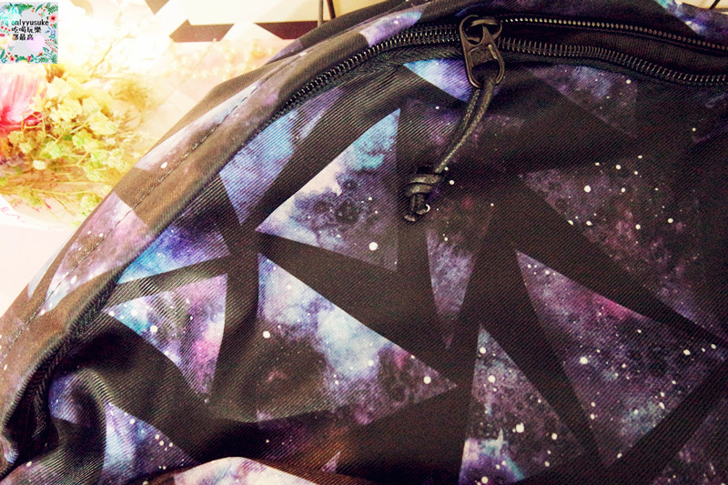 美包分享♥【HC STORE防水後背包】夢幻渲染美觀大方實用,日常也活潑亮麗的穿搭配件