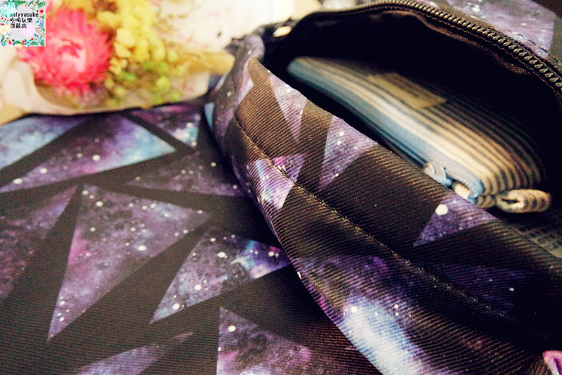 美包分享♥【HC STORE防水後背包】夢幻渲染美觀大方實用,日常也活潑亮麗的穿搭配件