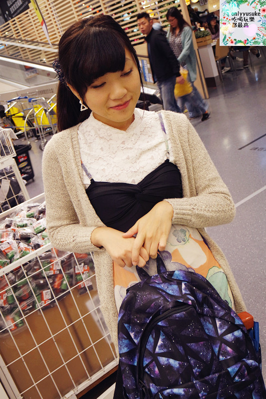 美包分享♥【HC STORE防水後背包】夢幻渲染美觀大方實用,日常也活潑亮麗的穿搭配件