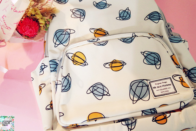 美包分享♥【HC STORE防水後背包】夢幻渲染美觀大方實用,日常也活潑亮麗的穿搭配件