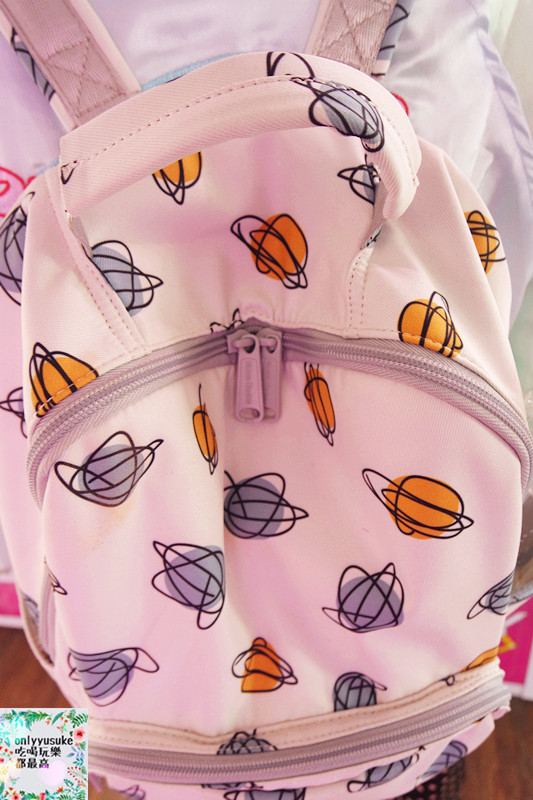 美包分享♥【HC STORE防水後背包】夢幻渲染美觀大方實用,日常也活潑亮麗的穿搭配件