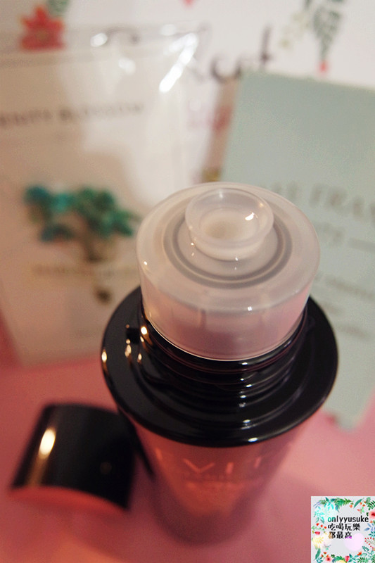 【Kanebo集團EVITA艾薇塔黑玫瑰緊緻化粧水極潤】玫瑰花一樣綻放美麗能量