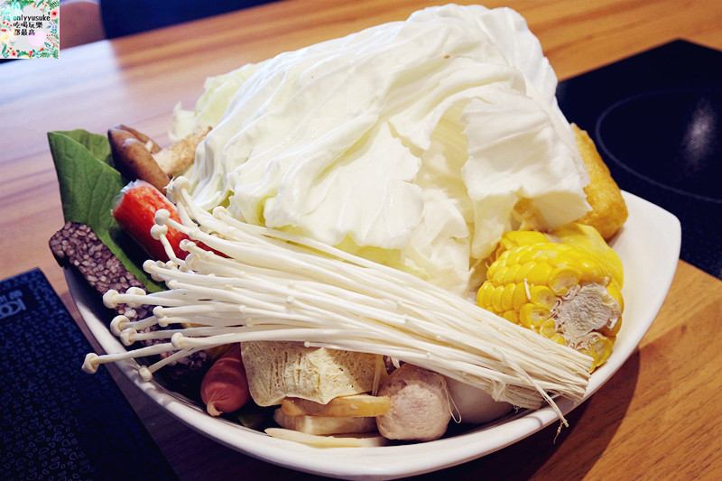 桃園美食中壢火鍋【柚鍋物】夢幻玫瑰牛奶鍋,清爽沾醬,滿足味蕾也是視覺享受