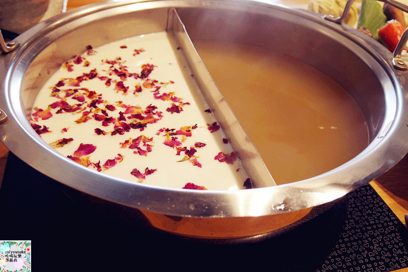 桃園美食中壢火鍋【柚鍋物】夢幻玫瑰牛奶鍋,清爽沾醬,滿足味蕾也是視覺享受