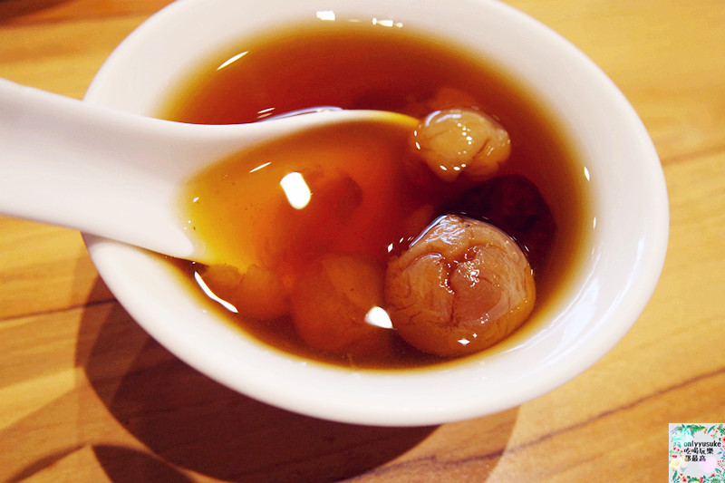 桃園美食中壢火鍋【柚鍋物】夢幻玫瑰牛奶鍋,清爽沾醬,滿足味蕾也是視覺享受