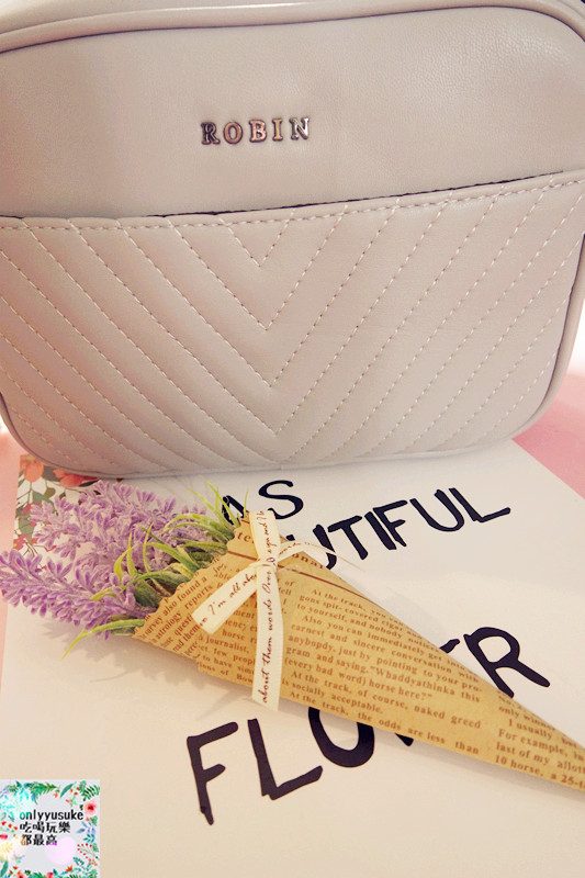 【Robin May茉莉貝兒】方便又輕巧可愛,隨身鏡居然是零錢包,超貼心設計