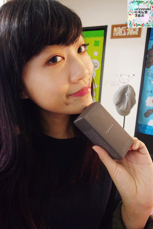 美妝分享【THREE天使煥采精萃粉底】自帶補光神器般的夢幻胖胖瓶,粉底同時也是精華液