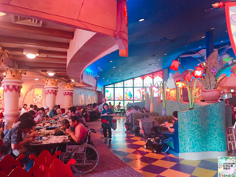 國外旅遊【日本東京迪士尼35週年】紅心女王宴會大廳餐廳