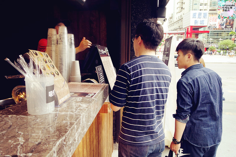 FoOd桃園美食【米塔黑糖飲品專賣中壢sogo店】黃色黑糖旋風席捲而來,最夯的黑糖飲品