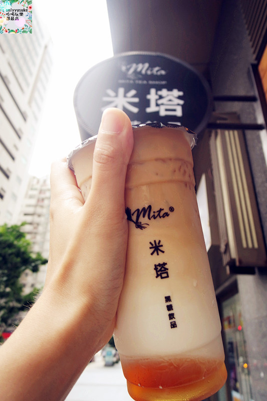 FoOd桃園美食【米塔黑糖飲品專賣中壢sogo店】黃色黑糖旋風席捲而來,最夯的黑糖飲品