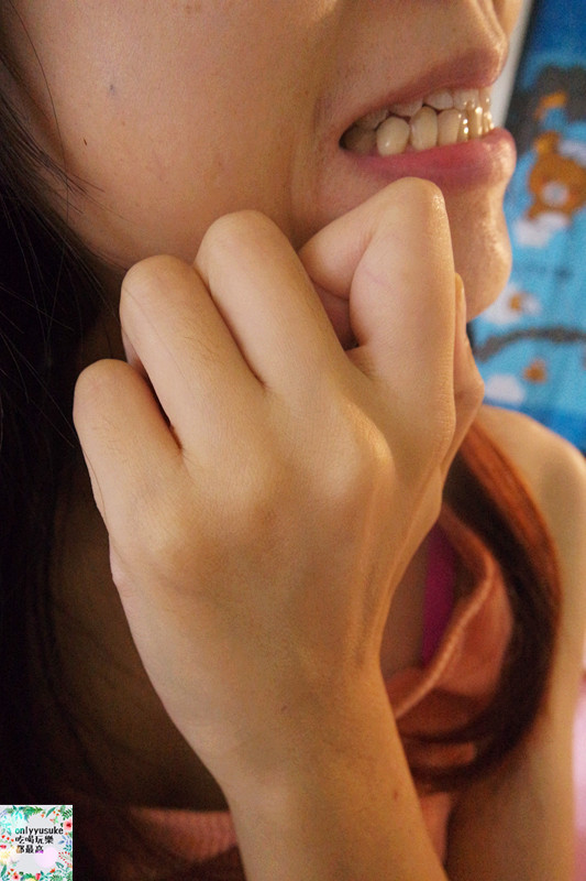 保養分享【WHITE-T8天牙齒全亮速效療程以及藍光亮白修護牙膏】在家也能簡單亮白牙齒