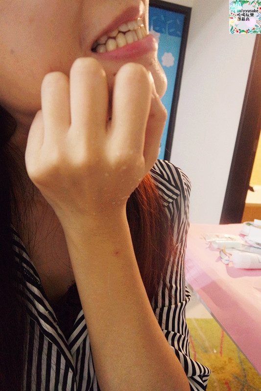 保養分享【WHITE-T8天牙齒全亮速效療程以及藍光亮白修護牙膏】在家也能簡單亮白牙齒