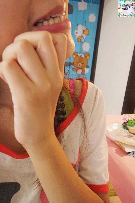 保養分享【WHITE-T8天牙齒全亮速效療程以及藍光亮白修護牙膏】在家也能簡單亮白牙齒