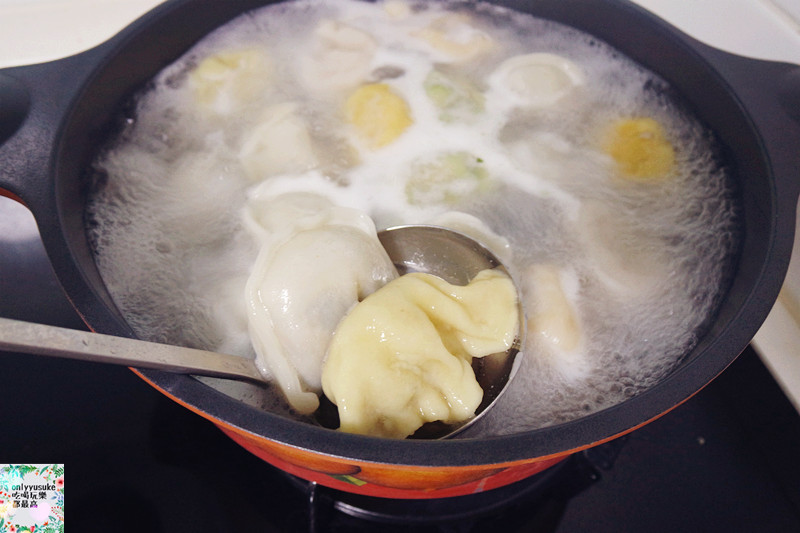 宅配美食【KAWA巧活食品】水餃美味,素食水餃塔香杏鮑菇彈牙上癮