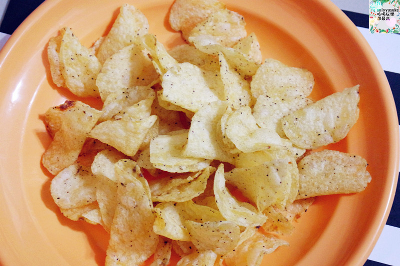 【日本Calbee卡樂比堅脆洋芋片】越吃越香特別捲狀,堅脆口感吃到無法停下