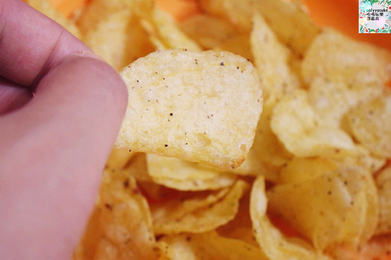 【日本Calbee卡樂比堅脆洋芋片】越吃越香特別捲狀,堅脆口感吃到無法停下