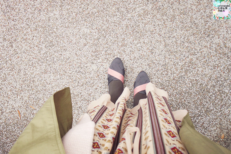 【inooknit交叉帶條樂福鞋】超特別數位針織,柔軟舒適透氣,搶眼拼色時尚