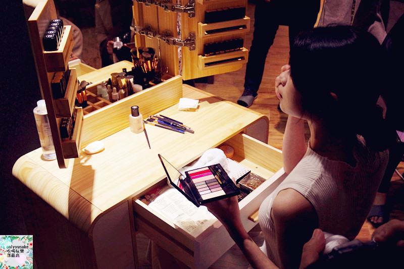 （活動)♥【小寶優居B. HOUSE】新品圓滑處事化妝桌誕生活動分享,滿足女人的愛美神具