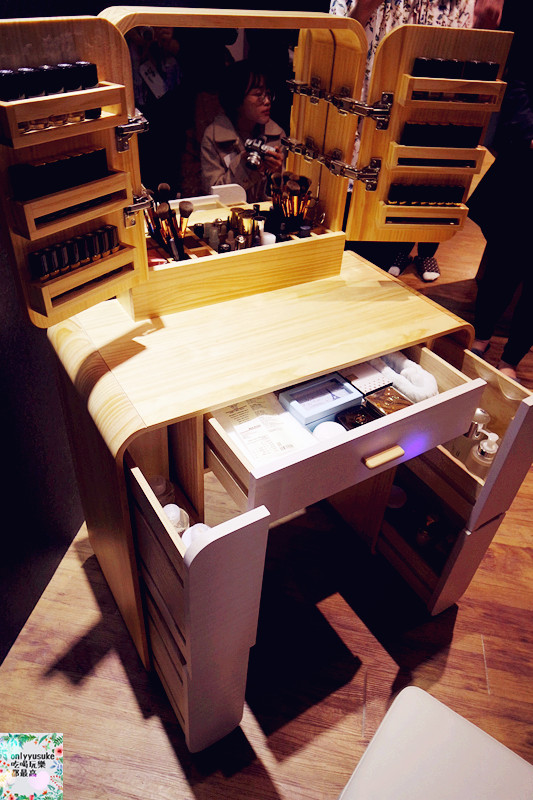 （活動)♥【小寶優居B. HOUSE】新品圓滑處事化妝桌誕生活動分享,滿足女人的愛美神具