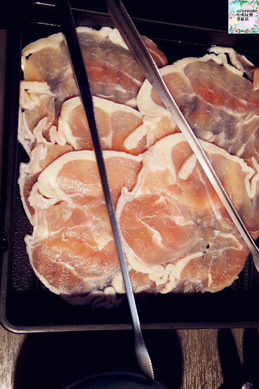 FoOd【藍象廷-中友店】來吃看看不一樣風味,有泰國皇室認證的火鍋,肉肉控必吃的泰式湯頭