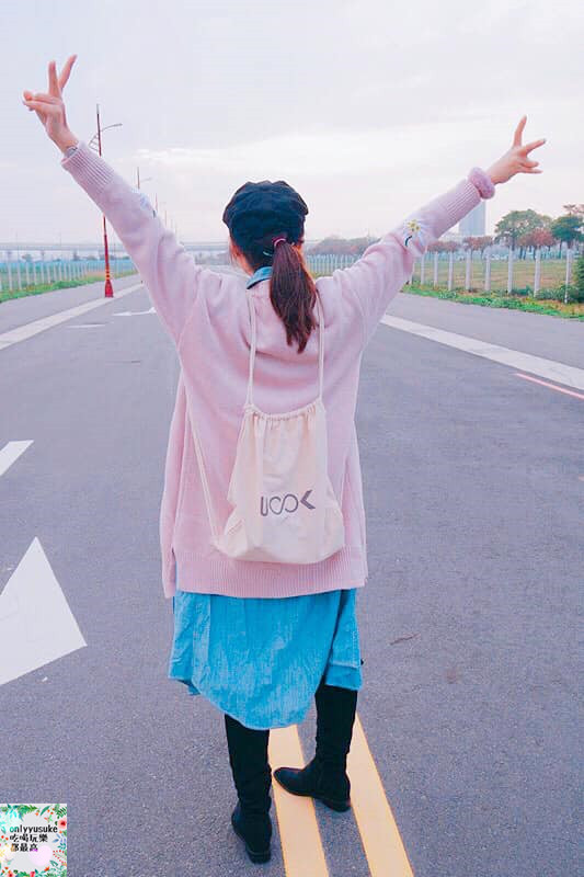 美鞋分享♥【inooknit】好喜歡他們家的地層線中筒襪鞋,輕鬆穿出自我流行感