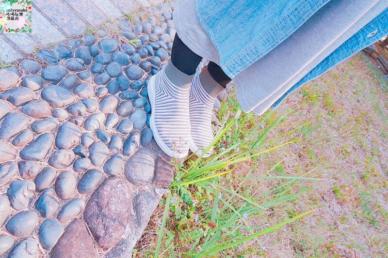 美鞋分享♥【inooknit】好喜歡他們家的地層線中筒襪鞋,輕鬆穿出自我流行感