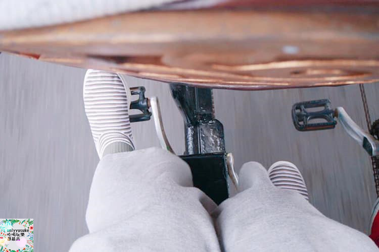 美鞋分享♥【inooknit】好喜歡他們家的地層線中筒襪鞋,輕鬆穿出自我流行感