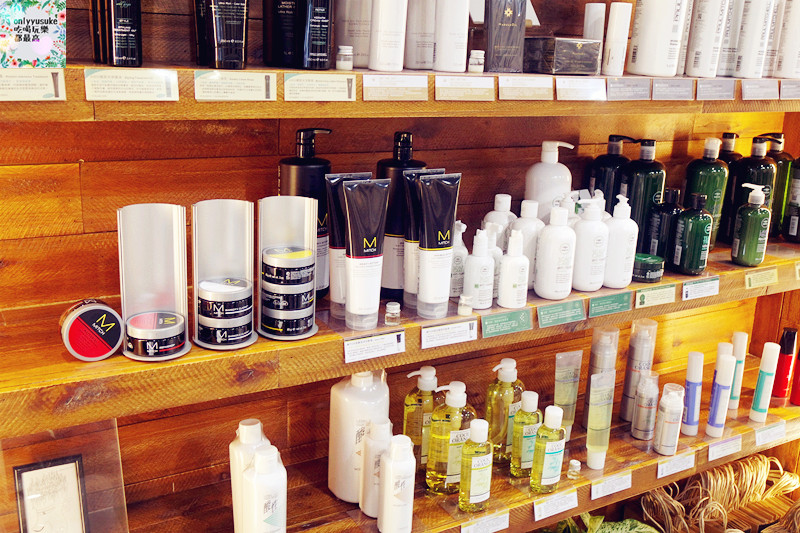 桃園蘆竹美髮【愛麗絲髮型設計】感覺很有溫度的溫馨髮廊,剪髮染燙,讓你輕鬆擁有客製化髮型