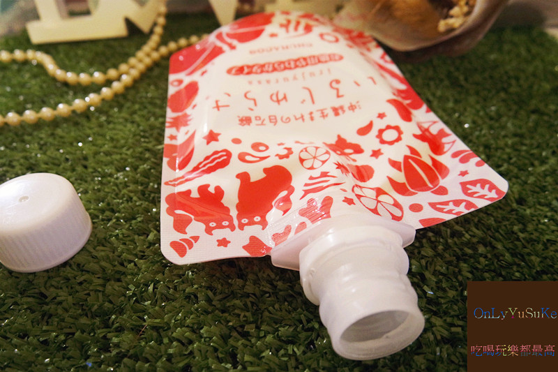 【日本淨白美人沖繩海泥潔顏乳】超多位置可以塗抹清潔的濃密泡沫潔顏