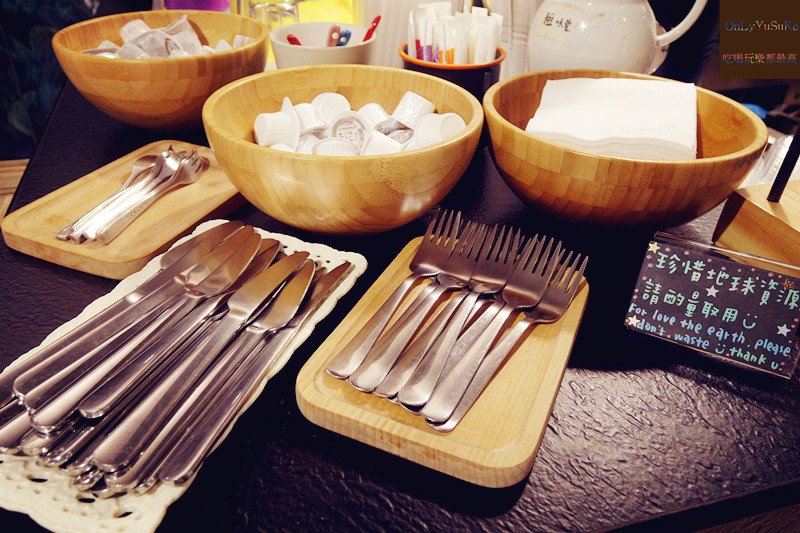 FoOd台北【藍白小鎮天母店】超多甜點選擇,鹹食也好好吃,咖啡館也有冰淇淋