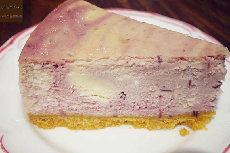 FoOd台北【藍白小鎮天母店】超多甜點選擇,鹹食也好好吃,咖啡館也有冰淇淋