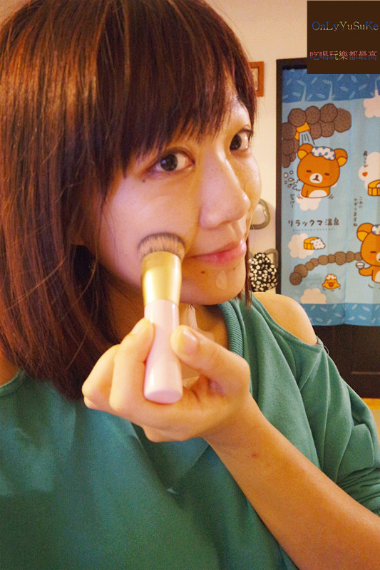 美妝分享【UNT完美光透輕粉底】夏天就要改換清透的裸妝感