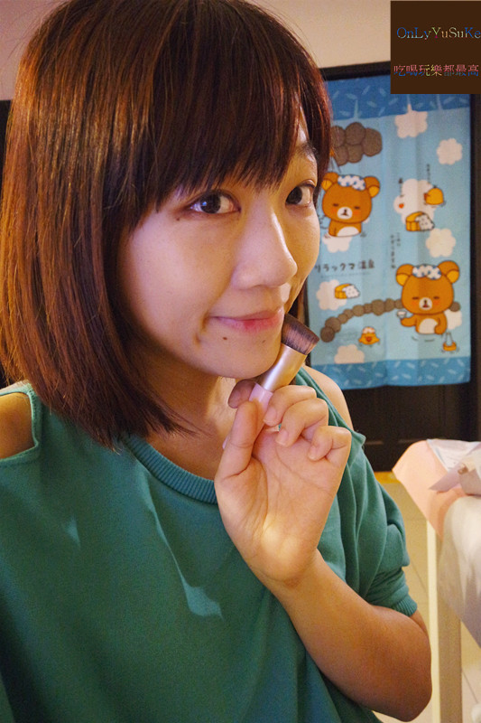 美妝分享【UNT完美光透輕粉底】夏天就要改換清透的裸妝感