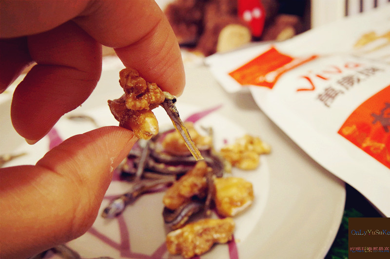 【萬歲牌核桃小魚】核桃小魚雙重營養好吃 ,一口接一口鹹甜豐富滋味停不下來
