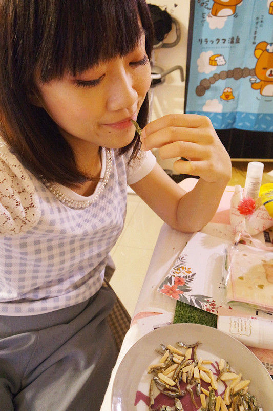 【萬歲牌核桃小魚】核桃小魚雙重營養好吃 ,一口接一口鹹甜豐富滋味停不下來