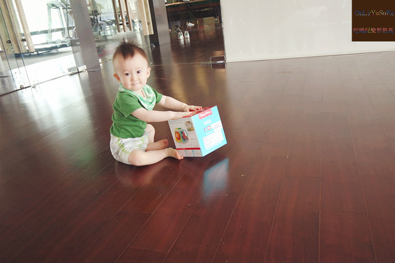 讓孩子盡情探索的費雪益智玩具∣輕便遊戲學習盒∣一次五種遊戲，玩到停不下來！