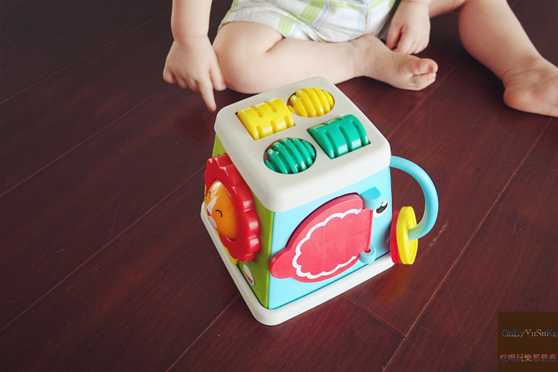 讓孩子盡情探索的費雪益智玩具∣輕便遊戲學習盒∣一次五種遊戲，玩到停不下來！