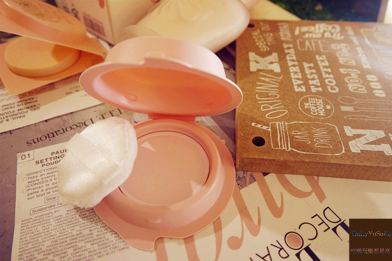 【PAUL &JOE 糖瓷絲潤隔離乳 S SPF15 PA+】閃耀光澤,透亮美肌的小香檳