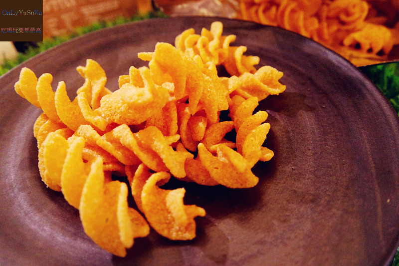 【可樂果烤香腸】陪伴長大零食品牌再推出驚奇新口味,平民小吃融合零食