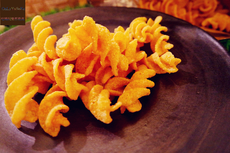 【可樂果烤香腸】陪伴長大零食品牌再推出驚奇新口味,平民小吃融合零食