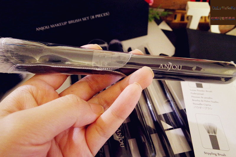 美妝分享【Anjou刷具組】打亮臉部底妝,眼妝,唇妝,彩妝刷具分享