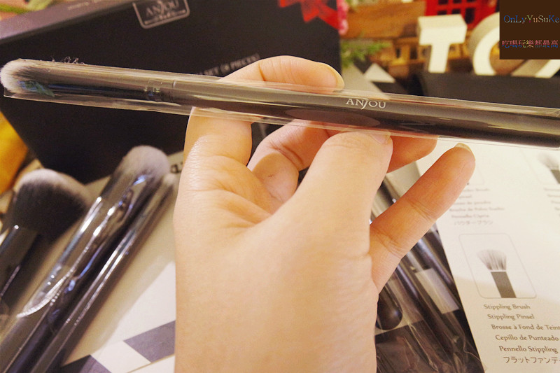 美妝分享【Anjou刷具組】打亮臉部底妝,眼妝,唇妝,彩妝刷具分享