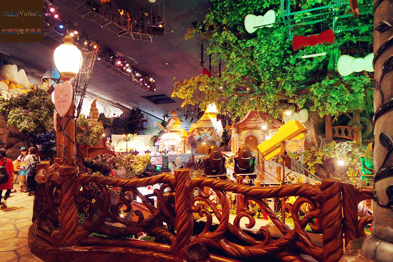 國外旅遊-【東京三麗鷗彩虹樂園】讓大人也玩到走不出來,蛋黃哥大機台互動實在好有趣